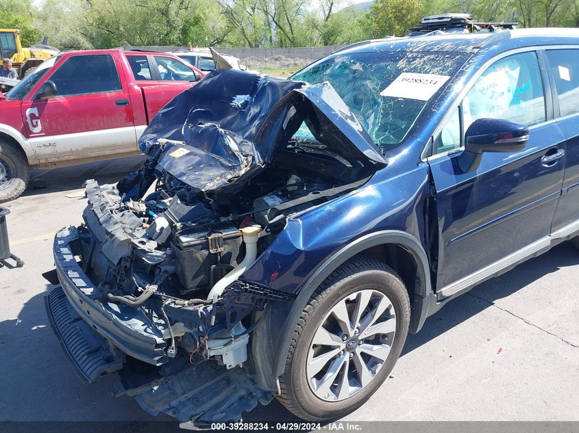 VIN 4S4BSETC4J3225992 2018 SUBARU OUTBACK TOURING