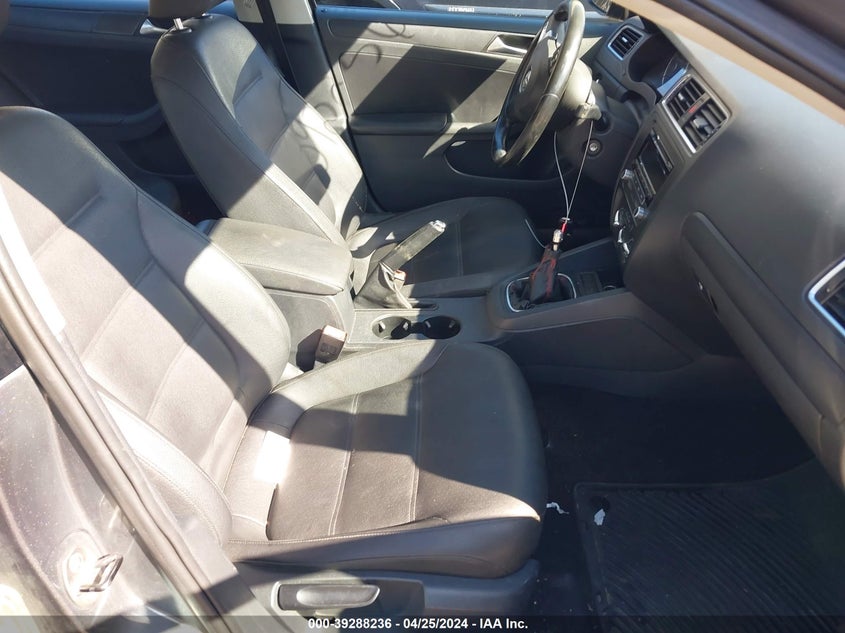 2012 Volkswagen Jetta 2.5L Se VIN: 3VWBP7AJ4CM112013 Lot: 39288236
