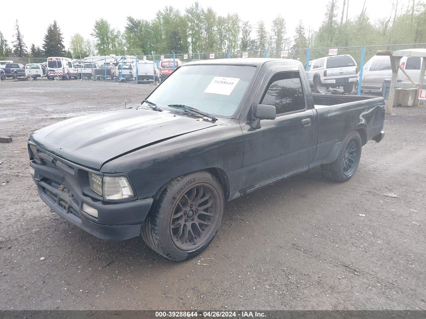 1992 Toyota Pickup 1/2 Ton Short Whlbase Stb VIN: 4TARN81A1NZ041296 Lot: 39288644