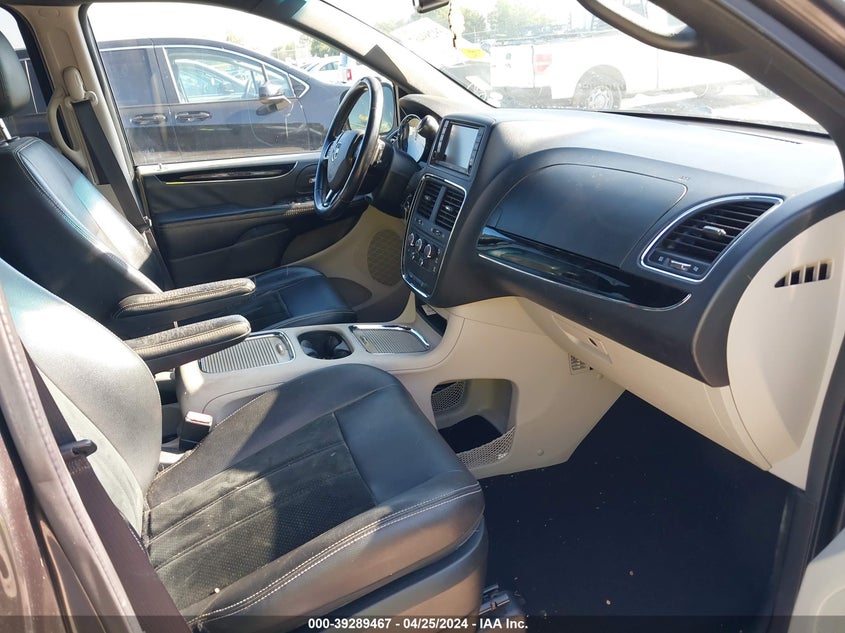 VIN 2C4RDGCG4HR548758 2017 DODGE GRAND CARAVAN SXT
