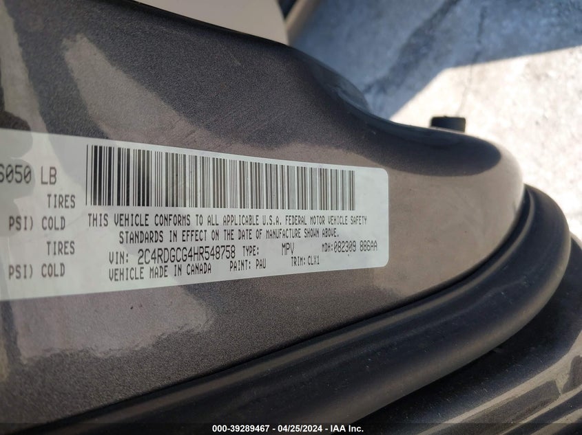 VIN 2C4RDGCG4HR548758 2017 DODGE GRAND CARAVAN SXT