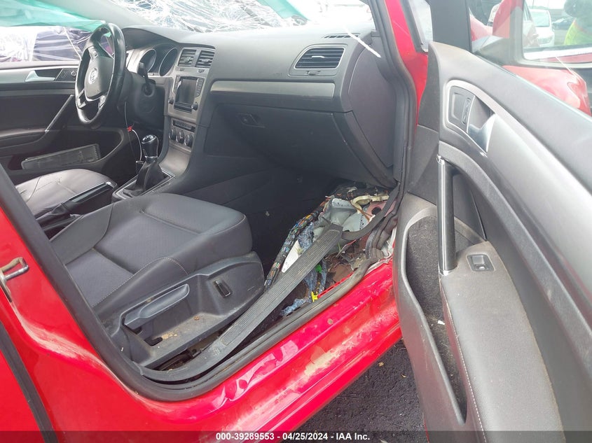 2015 VOLKSWAGEN GOLF SPORTWAGEN TDI S 4-DOOR - 3VWFA7AU6FM519302