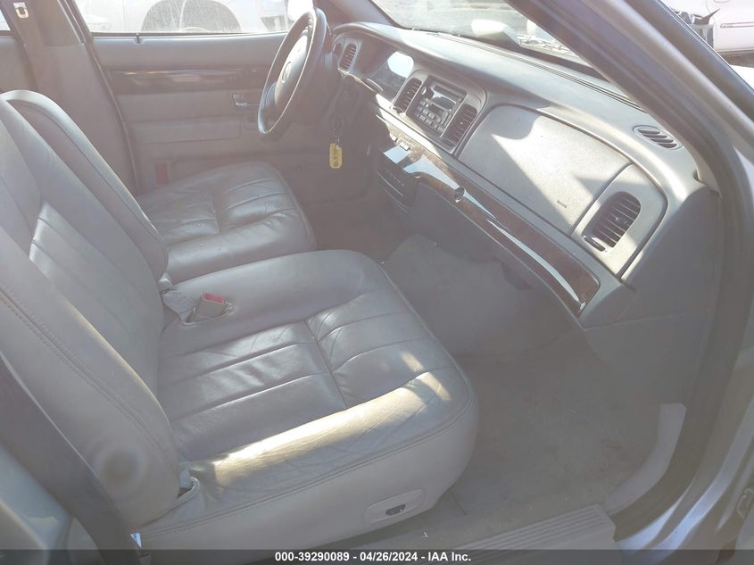 2010 Mercury Grand Marquis Ls (Fleet Only) VIN: 2MEBM7FV0AX605114 Lot: 39290089