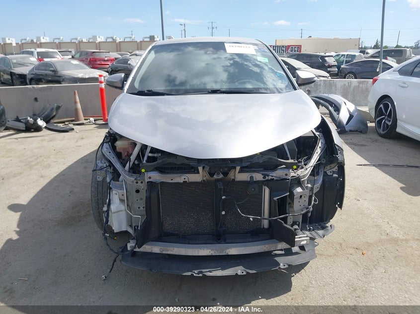 VIN NMTKHMBX4JR014029 2018 TOYOTA C-HR XLE PREMIUM