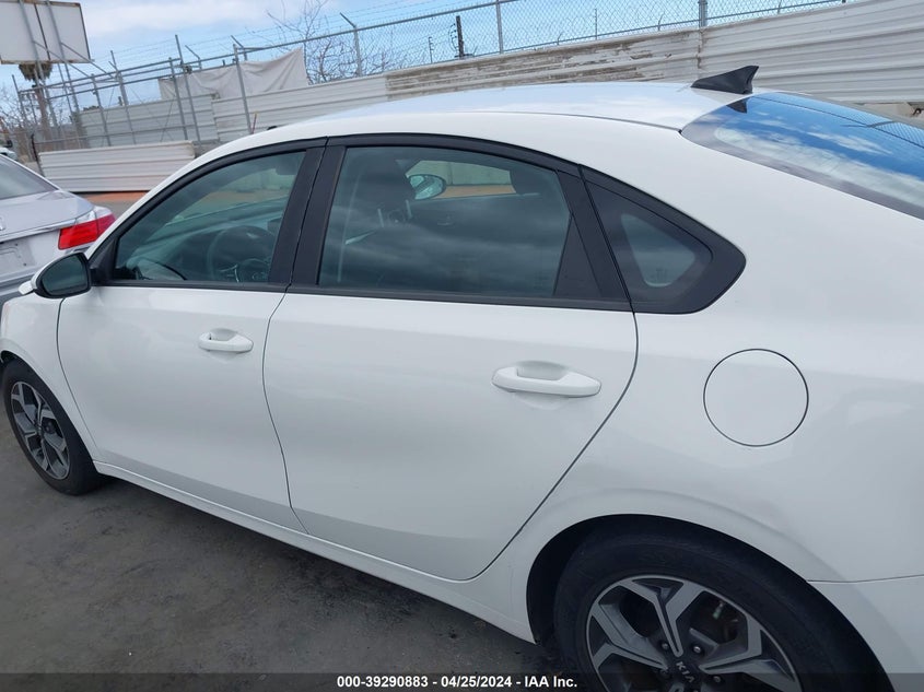 VIN 3KPF24AD5KE066437 2019 KIA FORTE LXS