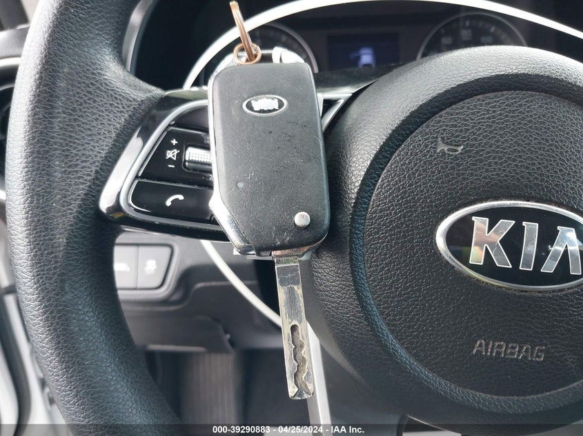 VIN 3KPF24AD5KE066437 2019 KIA FORTE LXS
