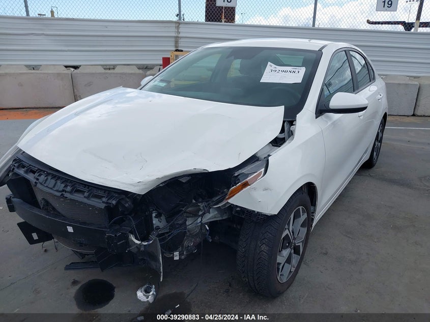 VIN 3KPF24AD5KE066437 2019 KIA FORTE LXS