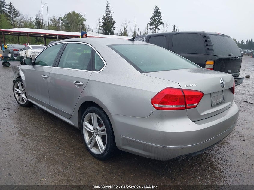 2014 VOLKSWAGEN PASSAT 2.0L TDI SE - 1VWBN7A31EC068225