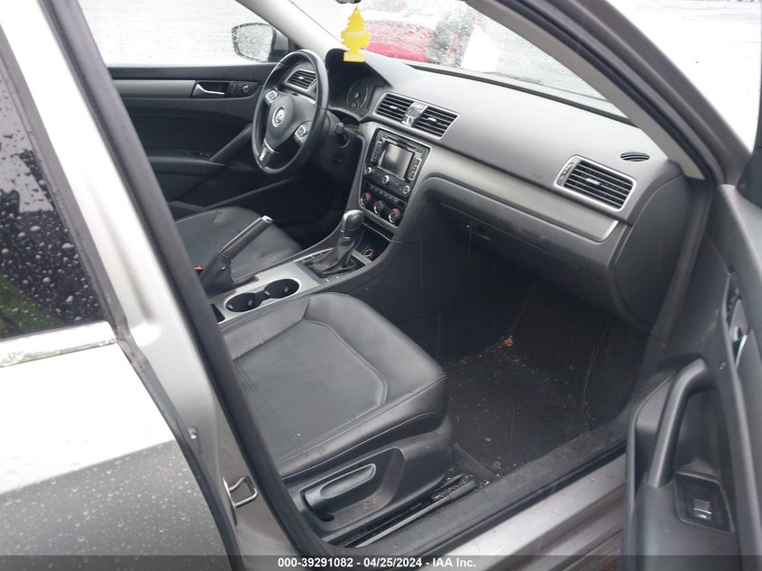 2014 VOLKSWAGEN PASSAT 2.0L TDI SE - 1VWBN7A31EC068225