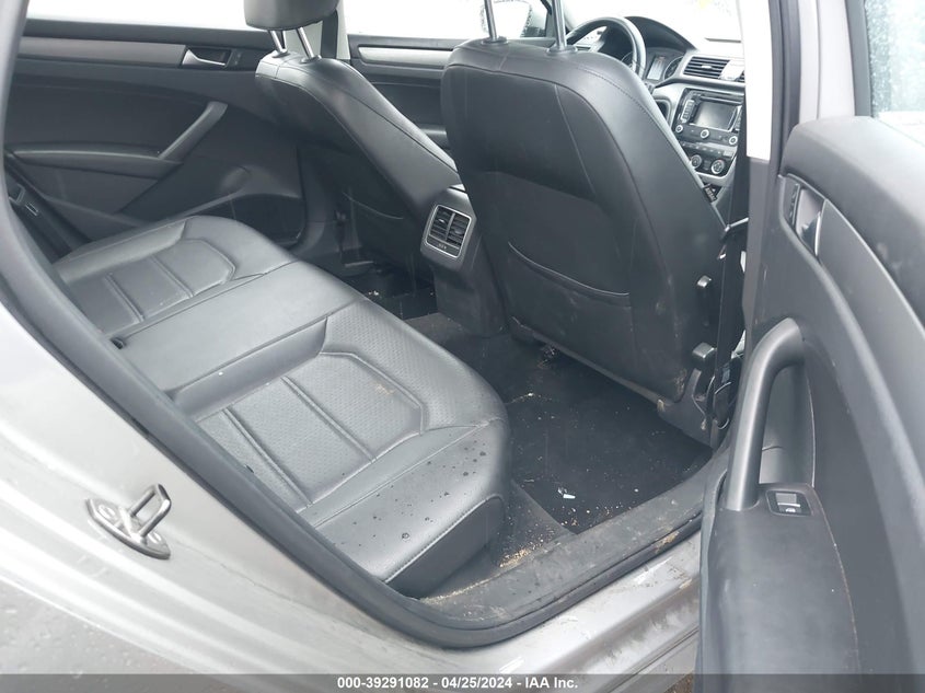 2014 VOLKSWAGEN PASSAT 2.0L TDI SE - 1VWBN7A31EC068225