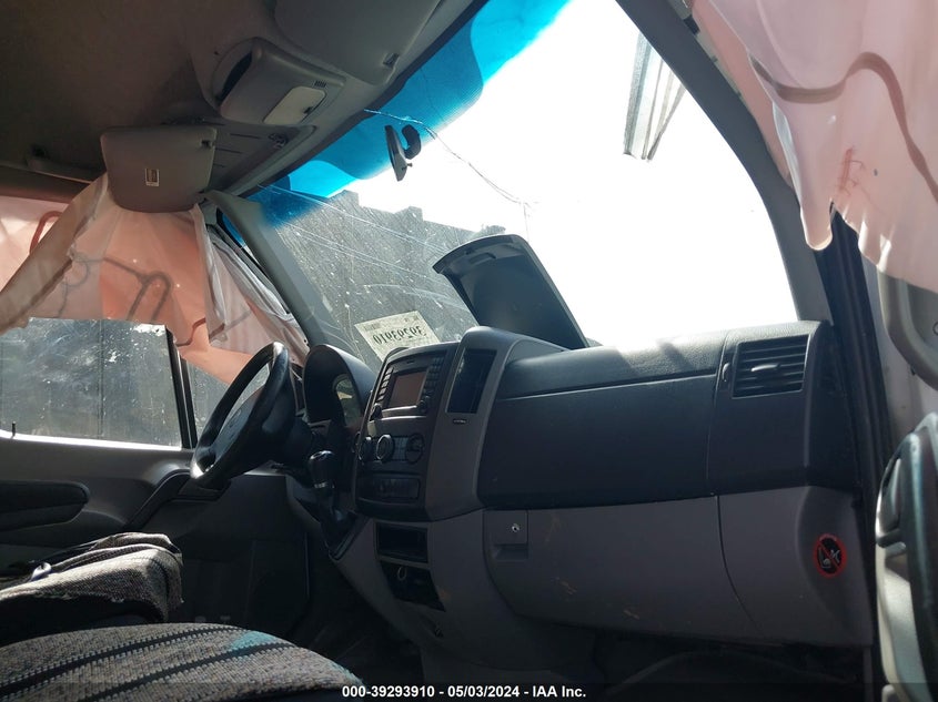 2018 Mercedes-Benz Sprinter 2500 High Roof V6 VIN: WD3PE8CD7JP599303 Lot: 39293910