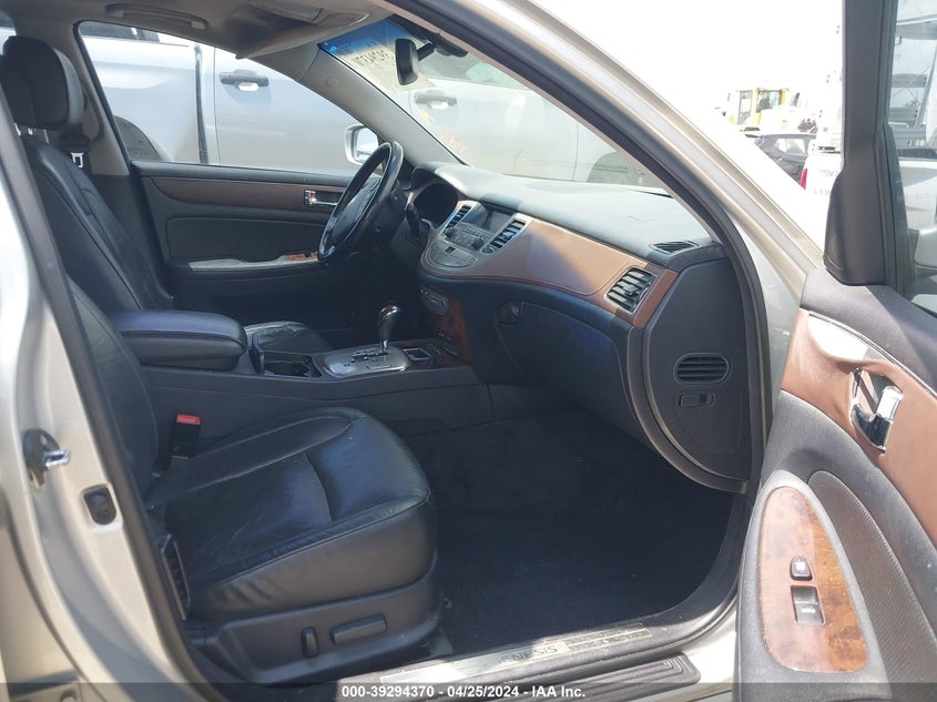 2009 Hyundai Genesis 3.8 VIN: KMHGC46E09U019049 Lot: 39294370