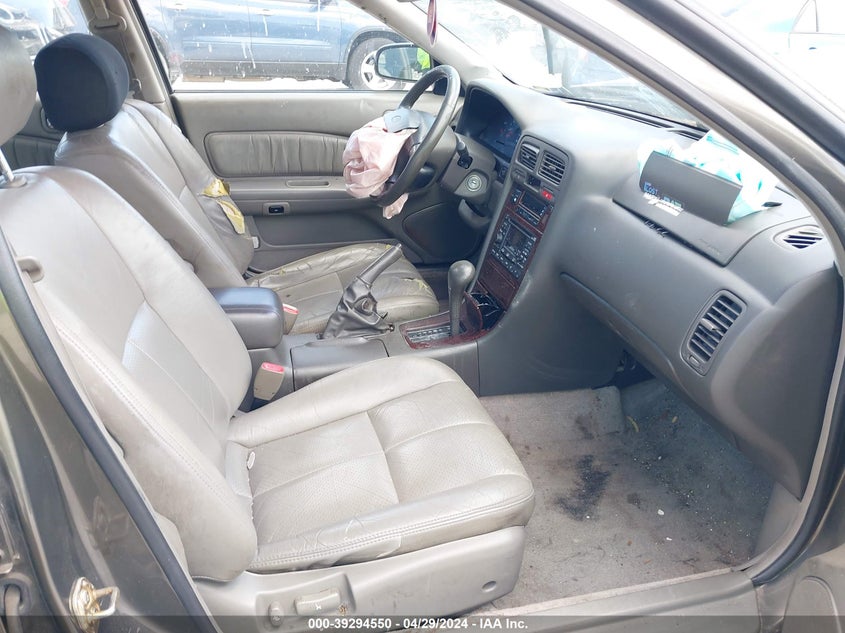 1998 Infiniti I30 Standard/Touring VIN: JNKCA21A4WT631272 Lot: 39294550