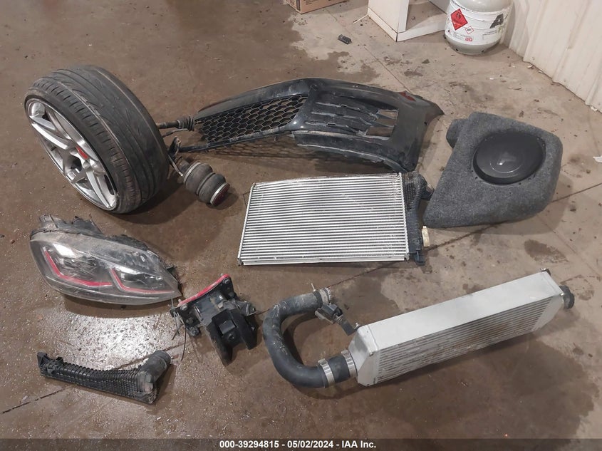 2016 VOLKSWAGEN GOLF GTI AUTOBAHN W/PERFORMANCE PACKAGE 4-DOOR - 3VW547AU3GM008456