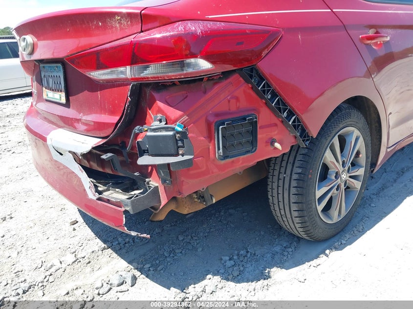 2017 HYUNDAI ELANTRA VIN: 5NPD84LF7HH128719