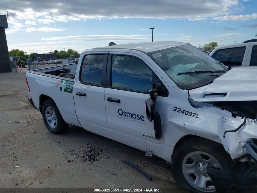 2022 RAM 1500 TRADESMAN QUAD CAB 4X4 6'4 BOX - 1C6RRFCG2NN437069