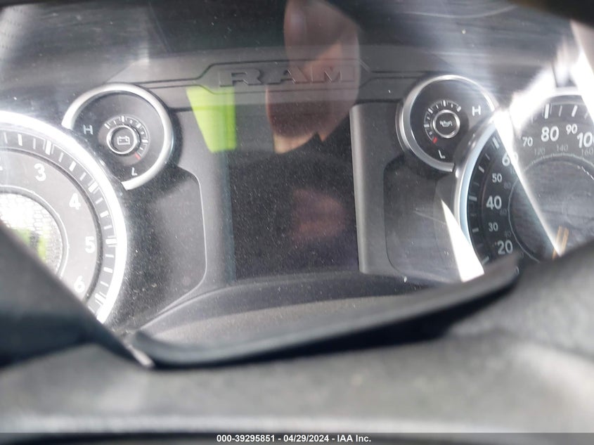 2022 RAM 1500 TRADESMAN QUAD CAB 4X4 6'4 BOX - 1C6RRFCG2NN437069