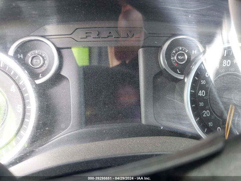 2022 RAM 1500 TRADESMAN QUAD CAB 4X4 6'4 BOX - 1C6RRFCG2NN437069