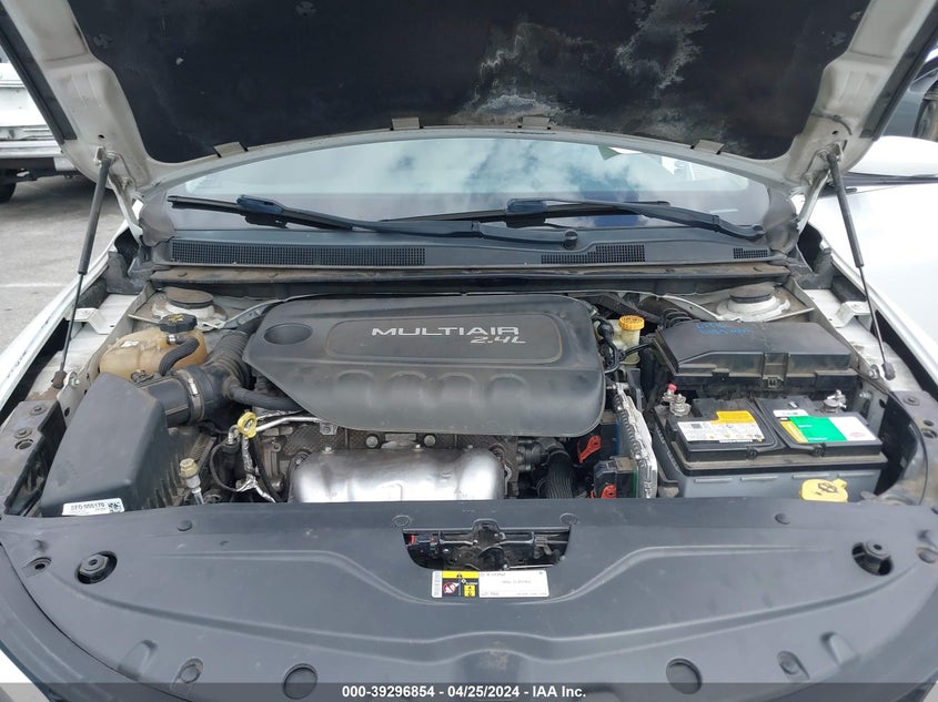 2015 CHRYSLER 200 C - 1C3CCCCBXFN739752