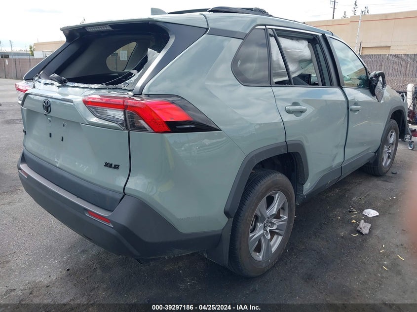VIN 2T3W1RFV3NW196288 2022 TOYOTA RAV4 XLE