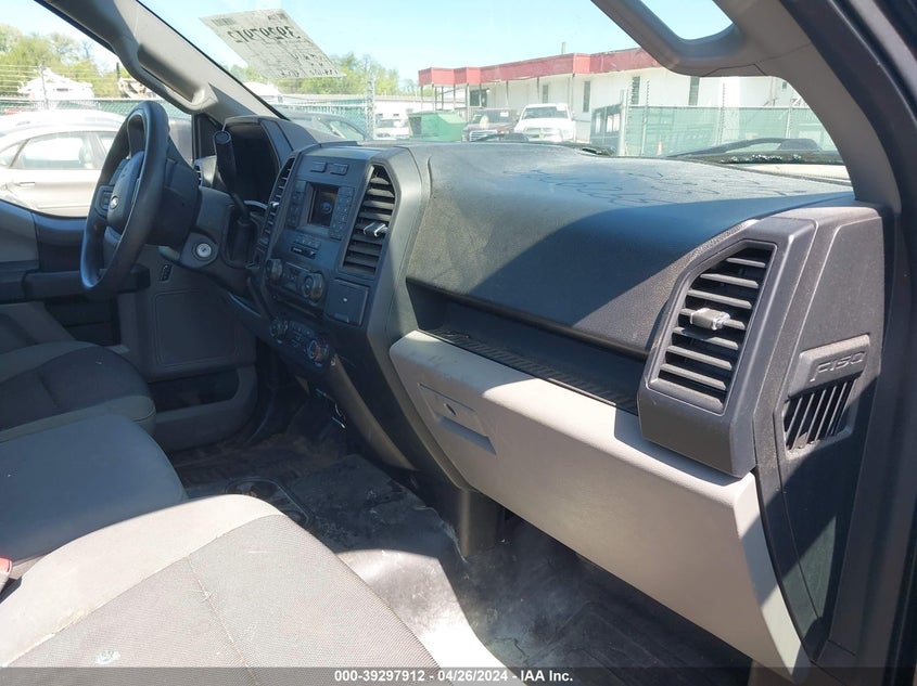 VIN 1FTMF1CB4JKG00187 2018 FORD F-150 XL