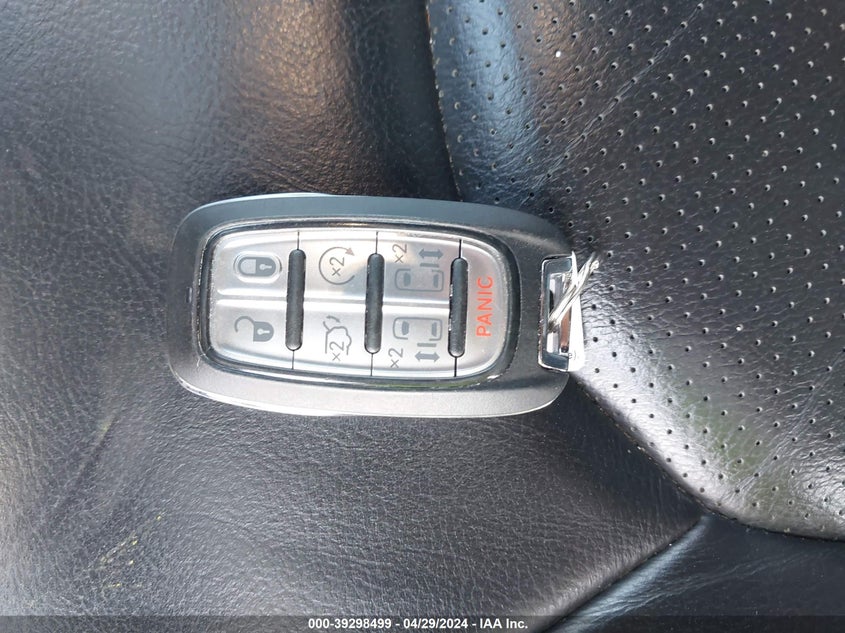 2018 CHRYSLER PACIFICA VIN: 2C4RC1BG1JR165089