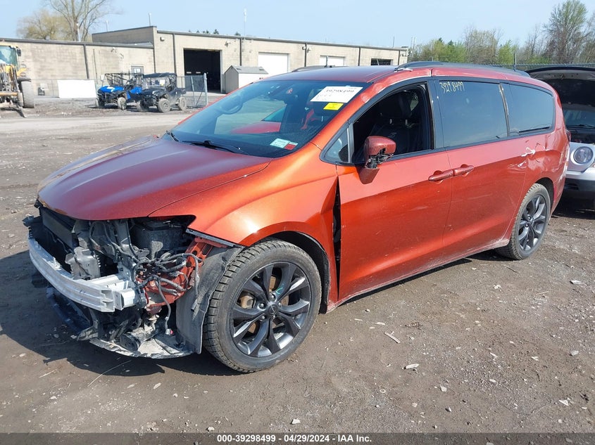 2018 CHRYSLER PACIFICA VIN: 2C4RC1BG1JR165089