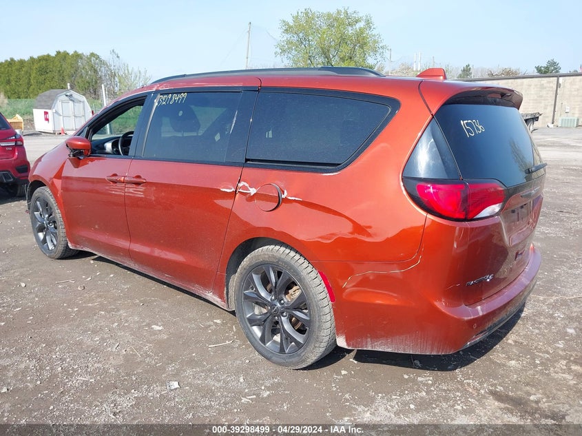 2018 CHRYSLER PACIFICA VIN: 2C4RC1BG1JR165089