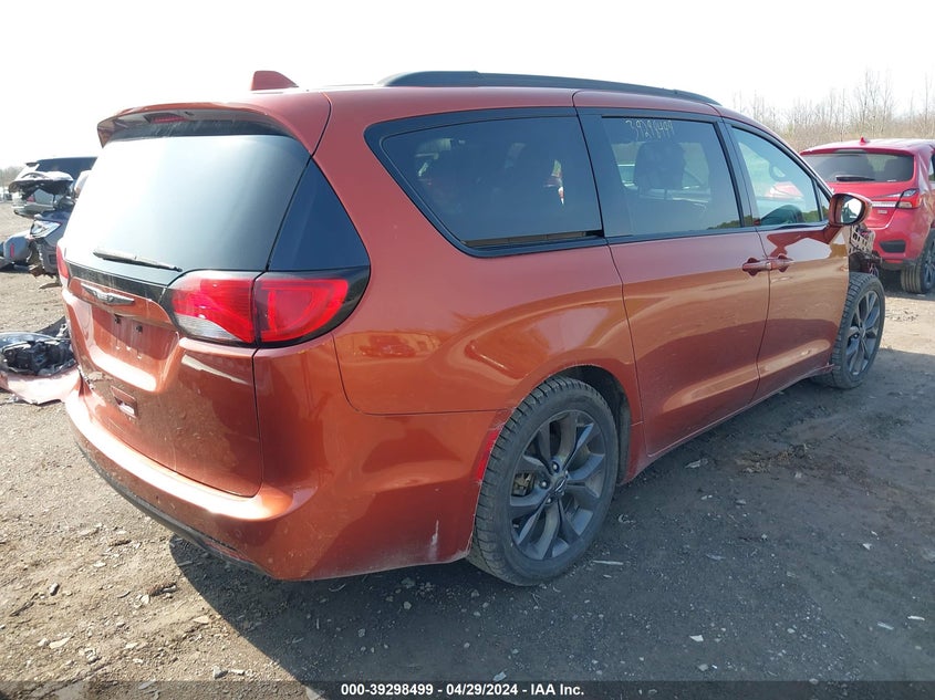 2018 CHRYSLER PACIFICA VIN: 2C4RC1BG1JR165089