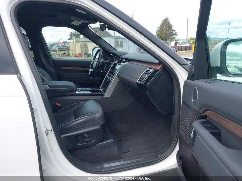 VIN SALRRBBK4HA043844 2017 LAND ROVER DISCOVERY HSE