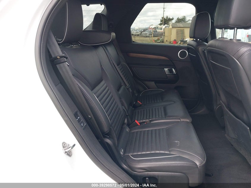 VIN SALRRBBK4HA043844 2017 LAND ROVER DISCOVERY HSE