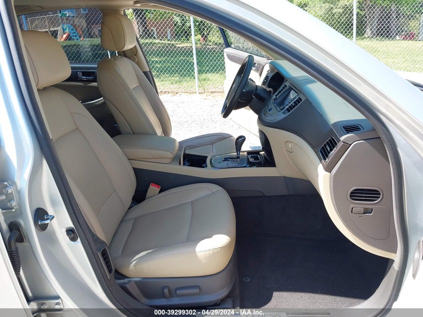 2011 Hyundai Genesis 3.8 VIN: KMHGC4DEXBU11753 Lot: 39299302