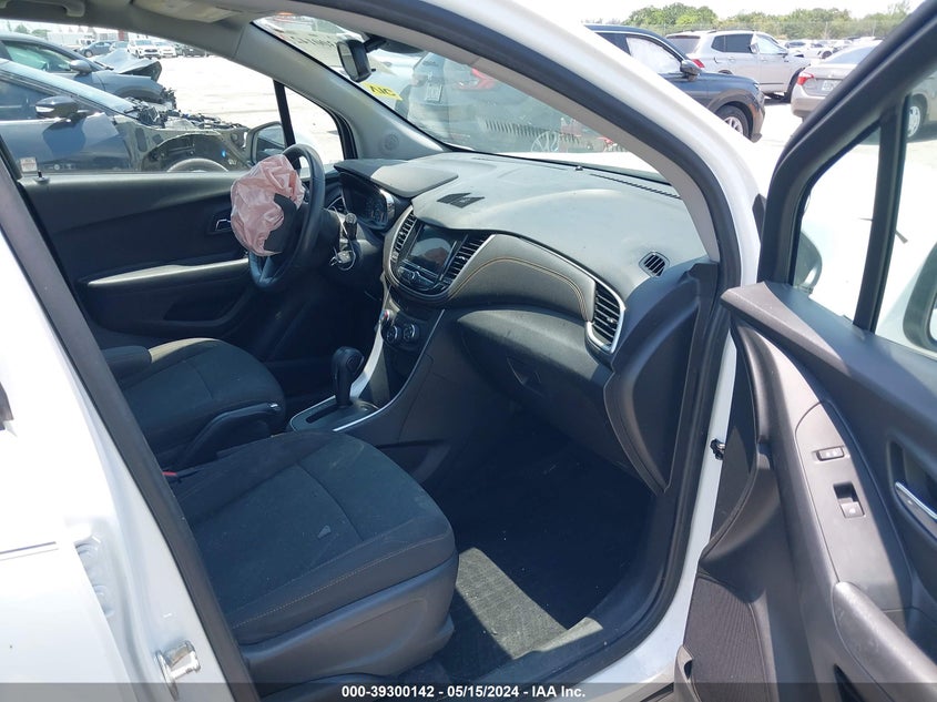 VIN KL7CJNSB8JB526191 2018 CHEVROLET TRAX LS