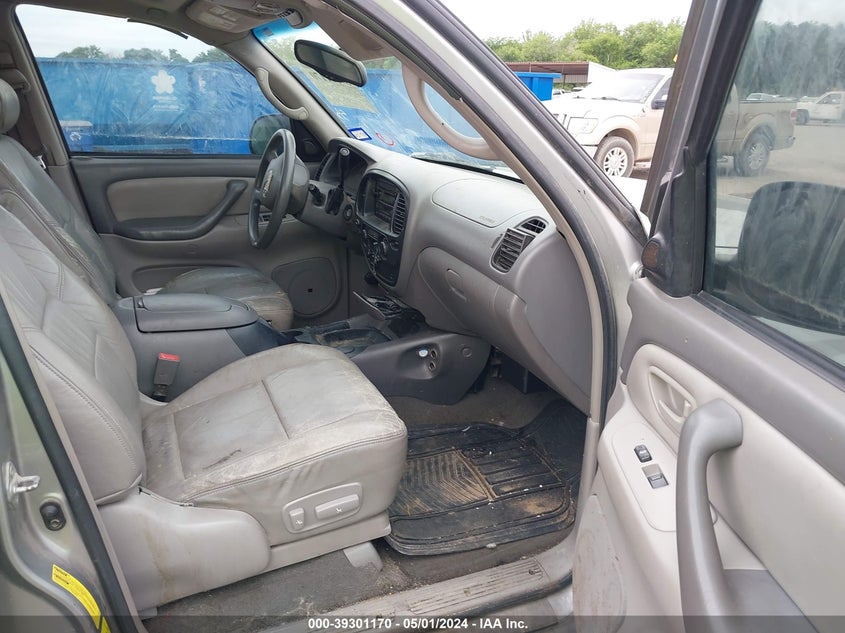 2003 Toyota Sequoia Sr5 V8 VIN: 5TDZT34AX3S147902 Lot: 39301170