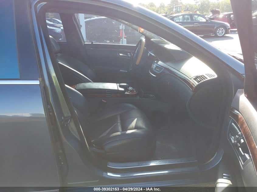 2007 Mercedes-Benz S 550 4Matic VIN: WDDNG86X47A114968 Lot: 39302153