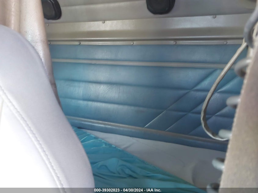 1999 International 9000 9400 VIN: 2HSFHAMR4XC071746 Lot: 39302823