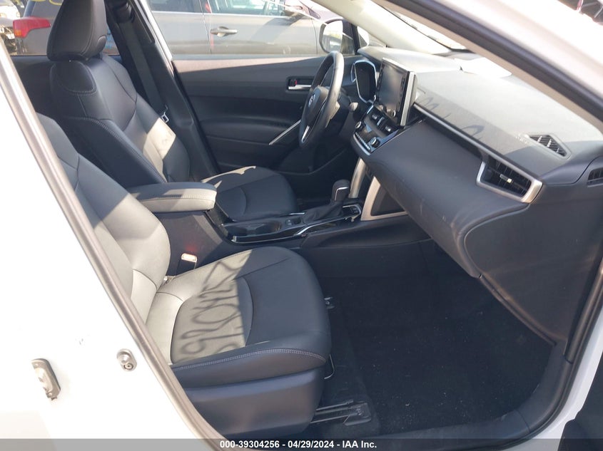 2022 Toyota Corolla Cross Xle VIN: 7MUEAABG8NV042042 Lot: 39304256