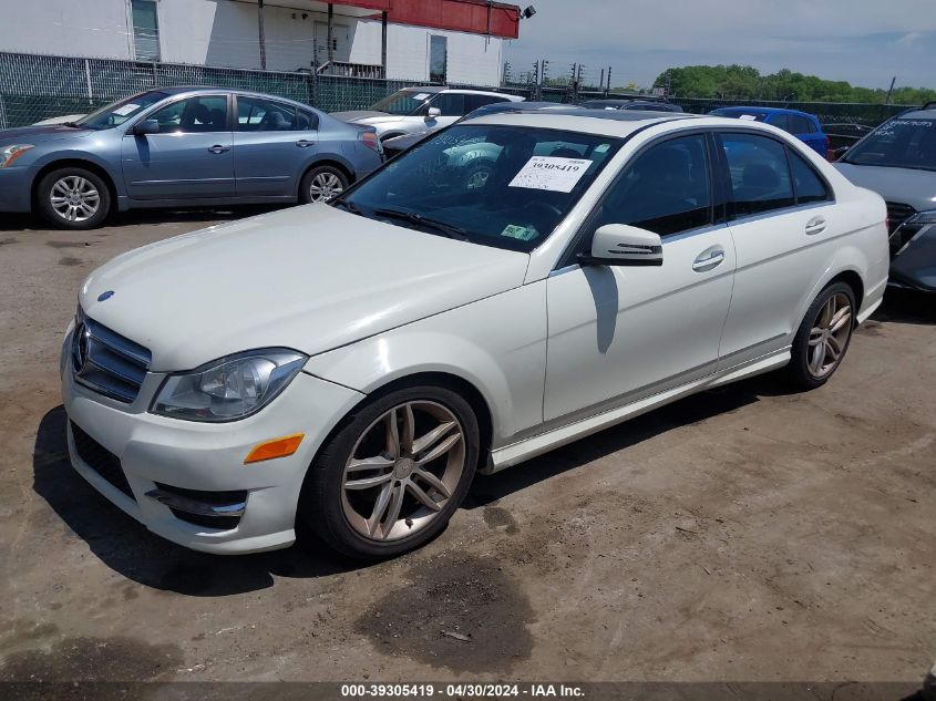 2012 Mercedes-Benz C 300 Luxury 4Matic/Sport 4Matic VIN: WDDGF8BB5CR232285 Lot: 39305419