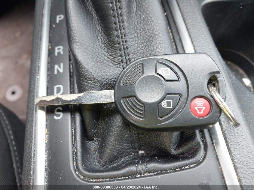 VIN 1FMCU0GD5JUA03394 2018 FORD ESCAPE SE