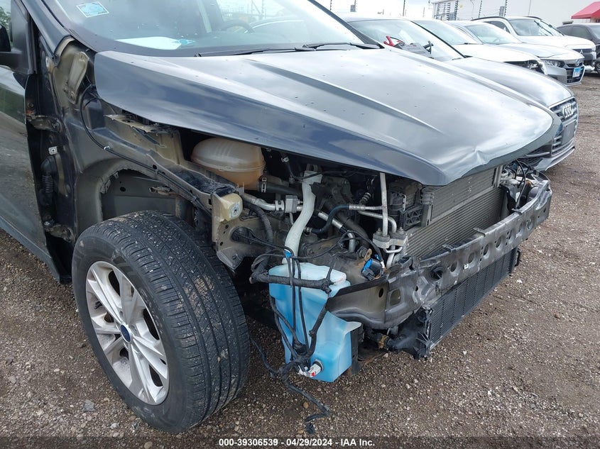 VIN 1FMCU0GD5JUA03394 2018 FORD ESCAPE SE