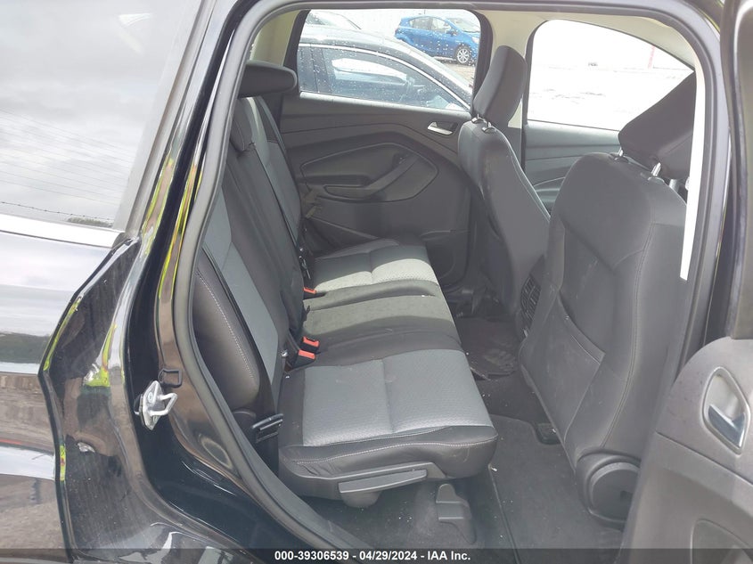 VIN 1FMCU0GD5JUA03394 2018 FORD ESCAPE SE