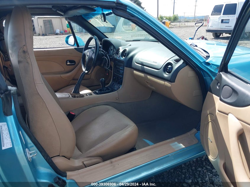 2001 Mazda Mx-5 Miata Ls/Special Edition VIN: JM1NB353610215890 Lot: 39306906