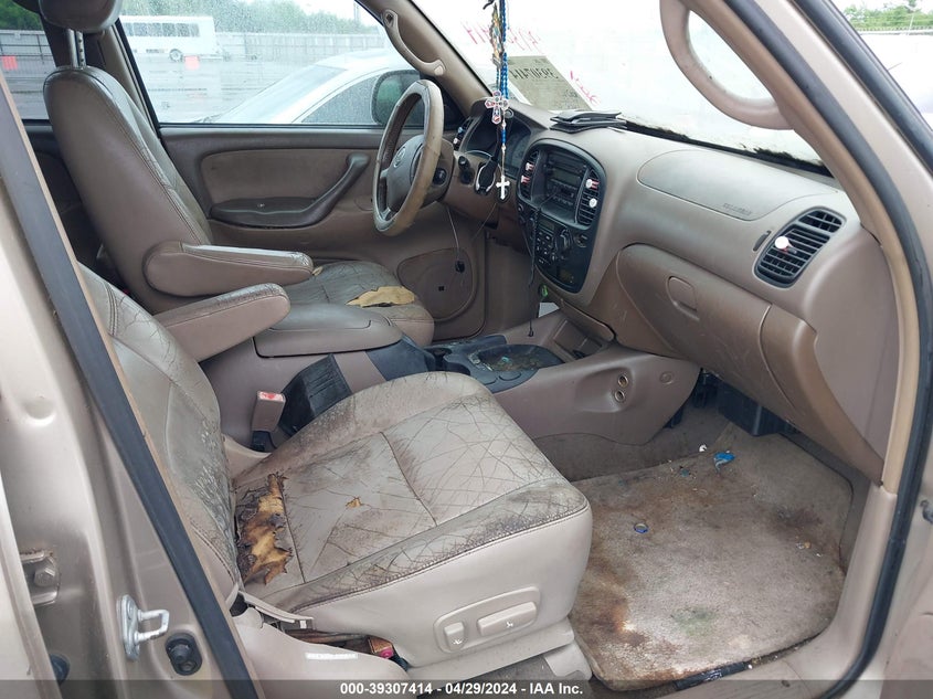 2004 Toyota Sequoia Sr5 V8 VIN: 5TDZT34A44S236348 Lot: 39307414