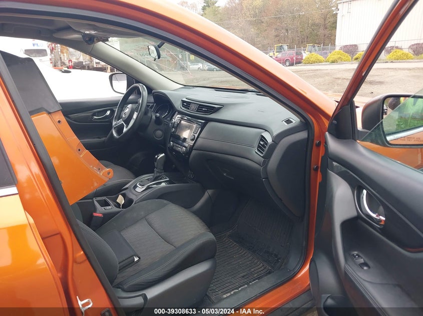 VIN 5N1AT2MV8HC840790 2017 NISSAN ROGUE SV