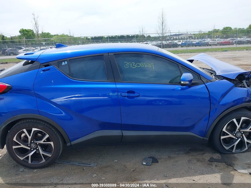 VIN NMTKHMBX1JR026428 2018 TOYOTA C-HR XLE PREMIUM