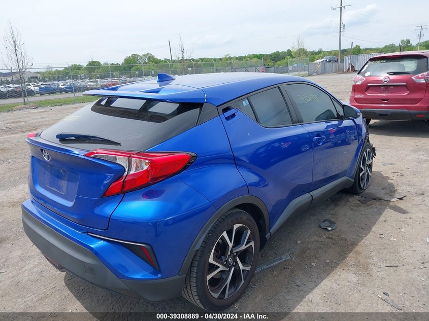 VIN NMTKHMBX1JR026428 2018 TOYOTA C-HR XLE PREMIUM