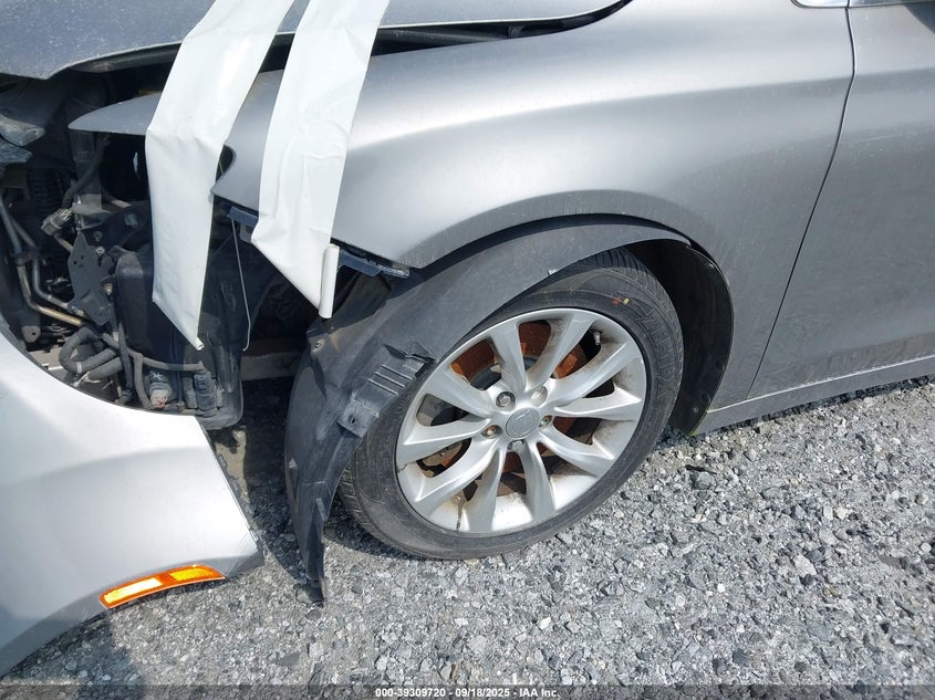 2015 Chrysler 200 C VIN: 1C3CCCCG5FN515400 Lot: 39309720