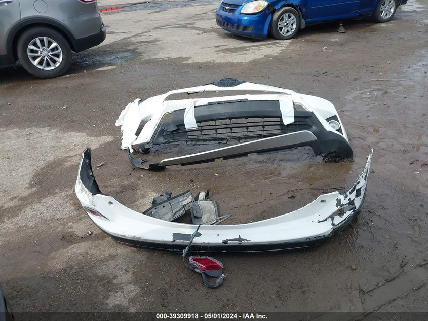 2016 TOYOTA RAV4 XLE - 2T3RFREV9GW468815