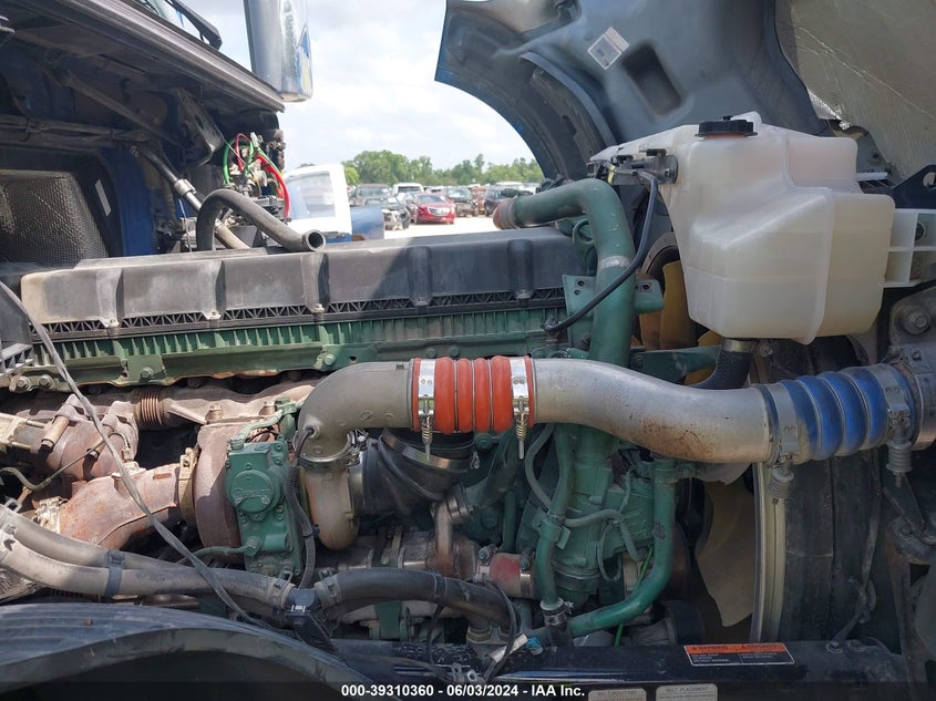 2020 Volvo Vnl VIN: 4V4NC9EH2LN237813 Lot: 39310360