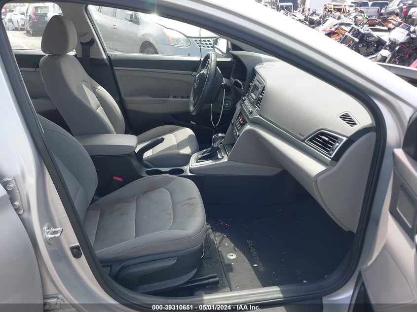 VIN 5NPD74LF2JH279041 2018 HYUNDAI ELANTRA SE